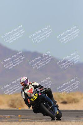 media/Mar-22-2025-CVMA (Sat) [[462c0ffedb]]/Race 13-Amateur Supersport Middleweight/